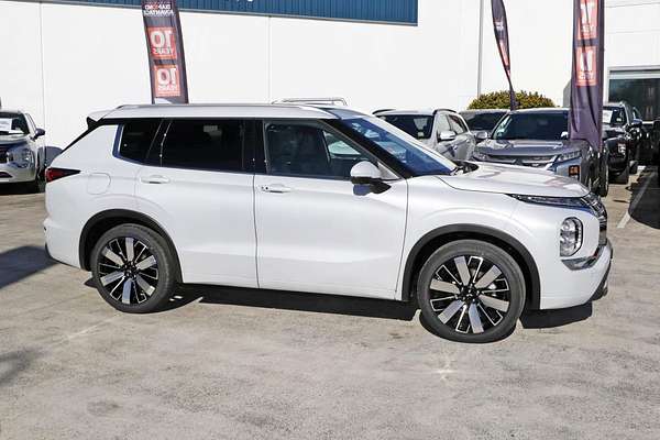 2025 Mitsubishi Outlander Exceed ZM
