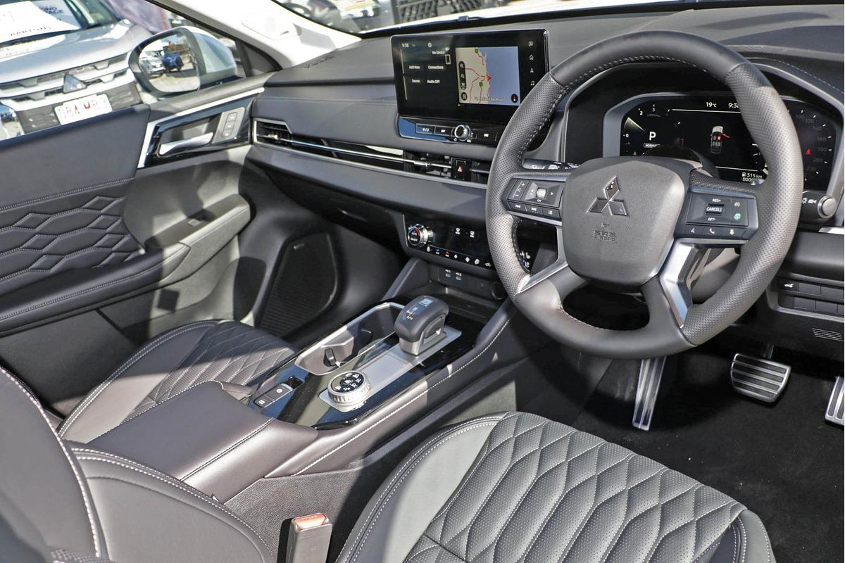 2025 Mitsubishi Outlander Exceed ZM