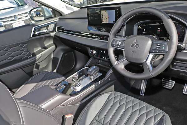 2025 Mitsubishi Outlander Exceed ZM