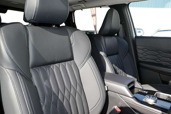 2025 Mitsubishi Outlander Exceed ZM