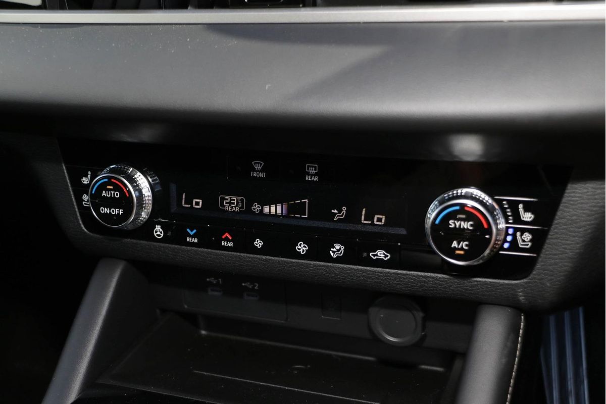 2025 Mitsubishi Outlander Exceed ZM