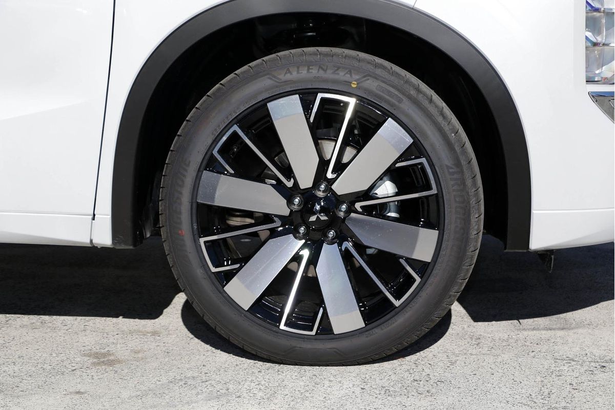 2025 Mitsubishi Outlander Exceed ZM