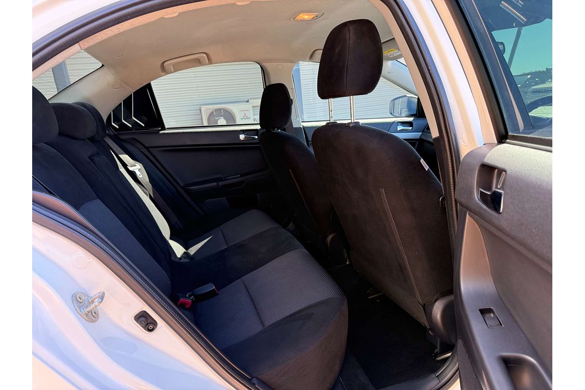 2014 Mitsubishi Lancer ES Sport CJ