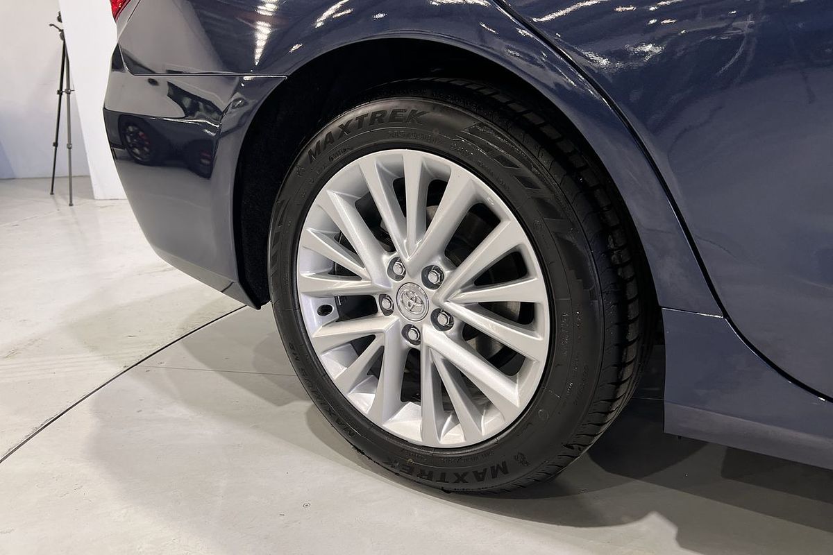 2015 Toyota Camry Atara SL AVV50R