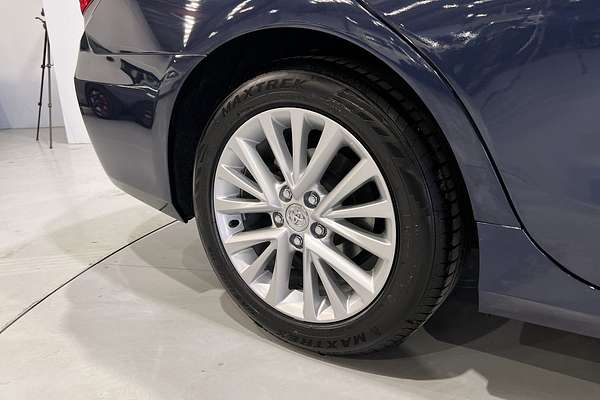 2015 Toyota Camry Atara SL AVV50R