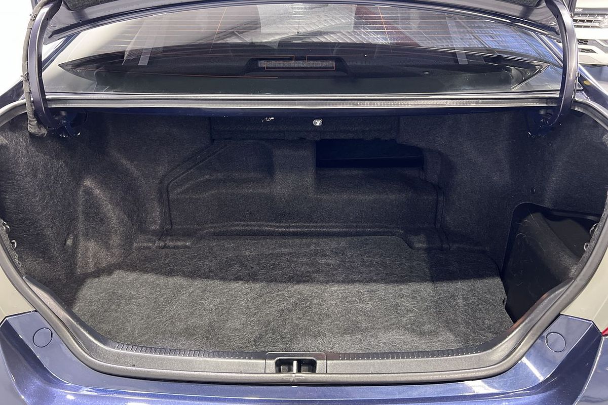 2015 Toyota Camry Atara SL AVV50R