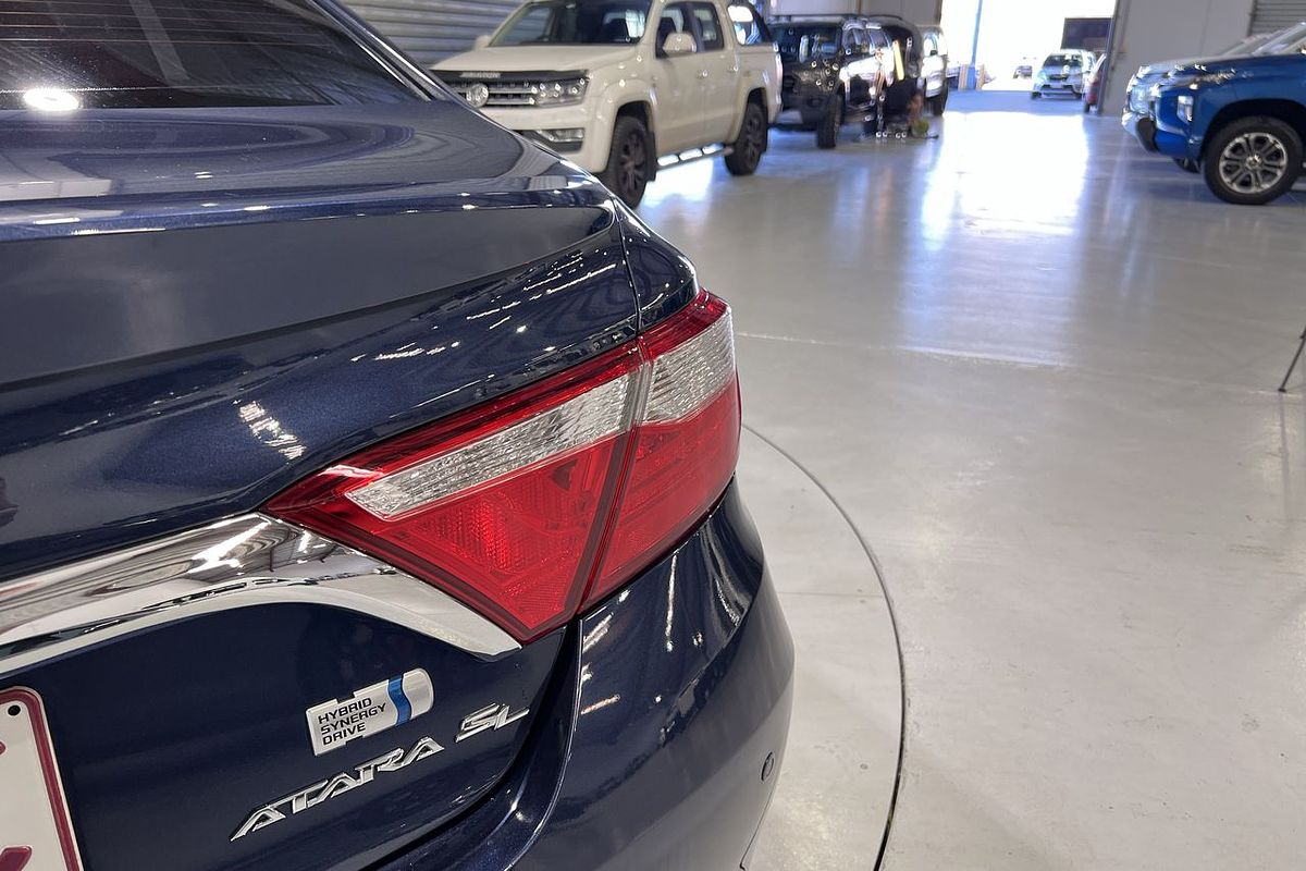 2015 Toyota Camry Atara SL AVV50R
