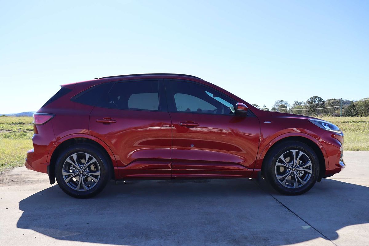2022 Ford Escape ST-Line ZH