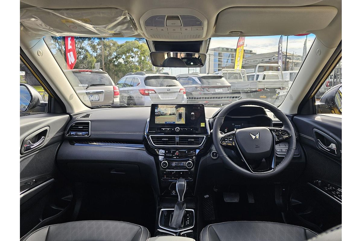 2025 Mahindra XUV3XO AX7L