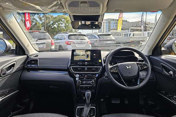 2025 Mahindra XUV3XO AX7L