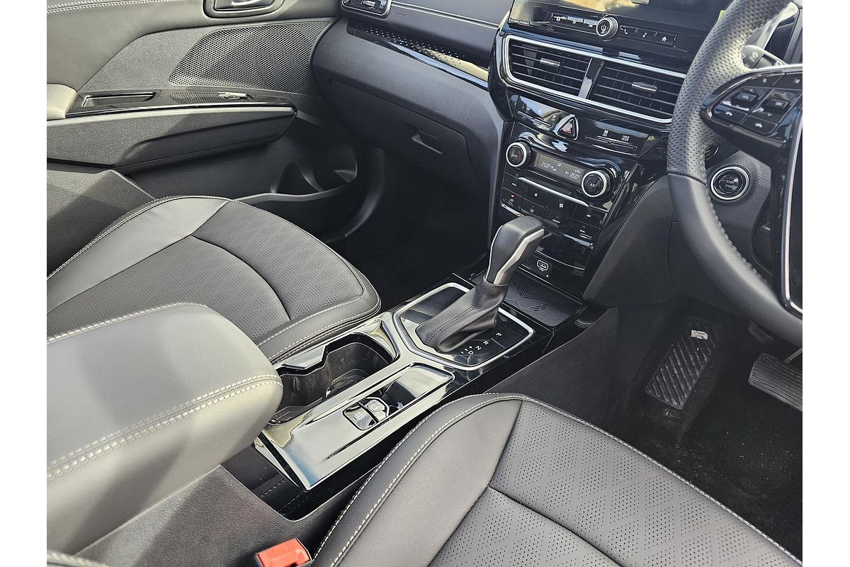 2025 Mahindra XUV3XO AX7L