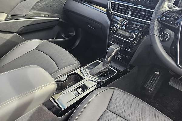 2025 Mahindra XUV3XO AX7L