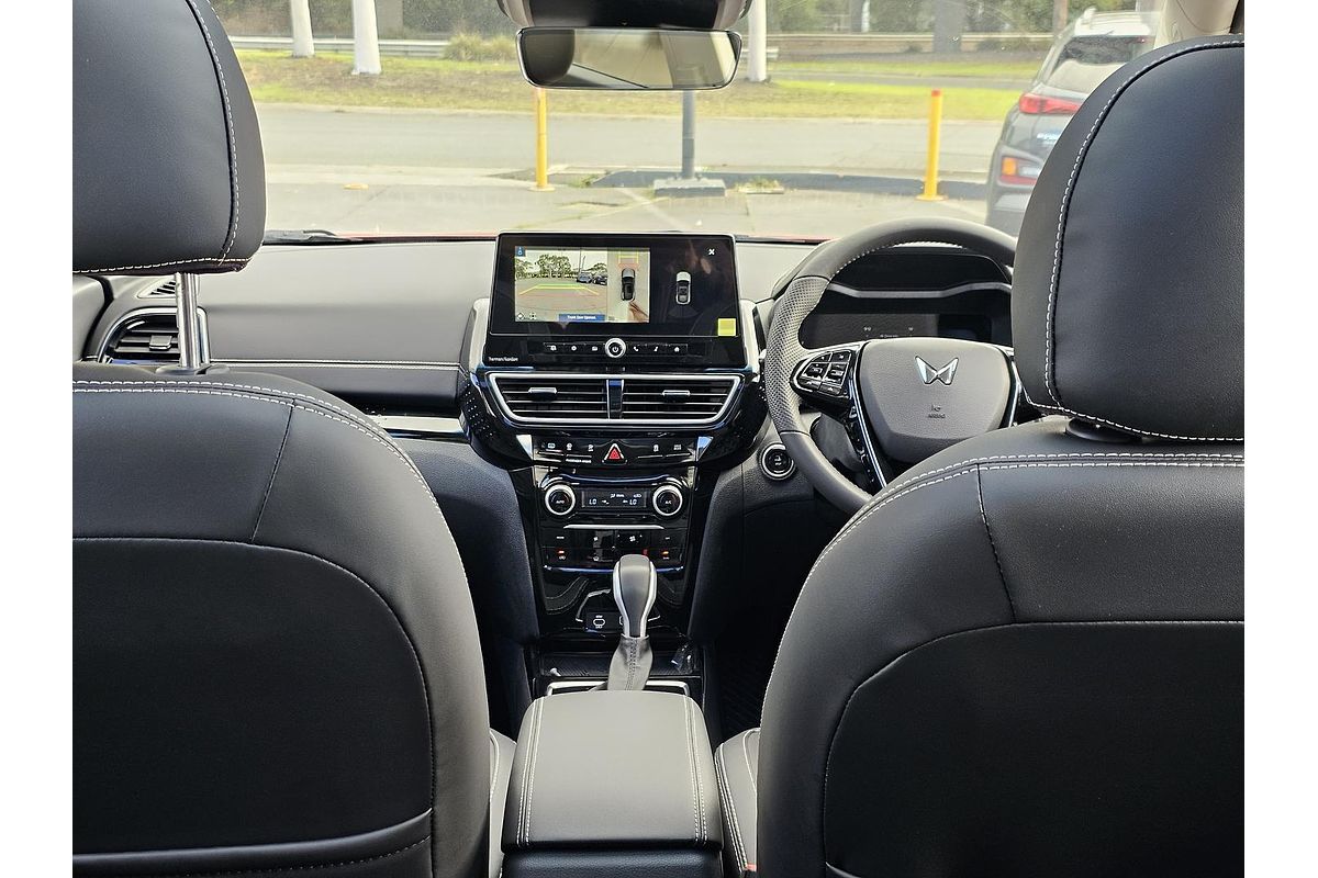 2025 Mahindra XUV3XO AX7L