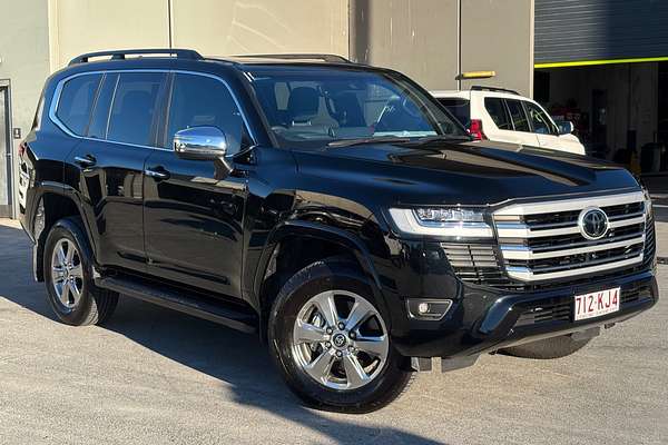 2024 Toyota Landcruiser Sahara FJA300R