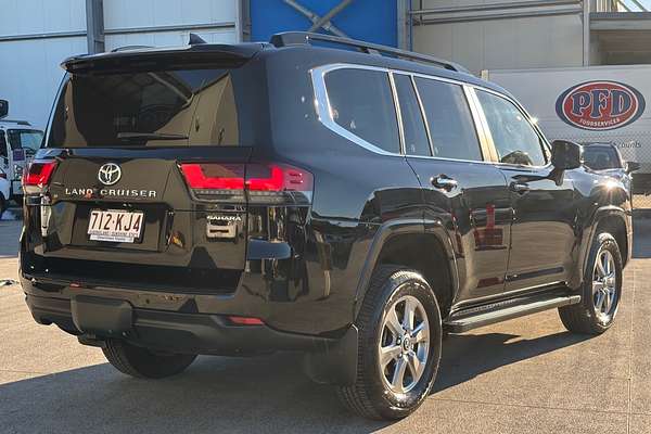 2024 Toyota Landcruiser Sahara FJA300R