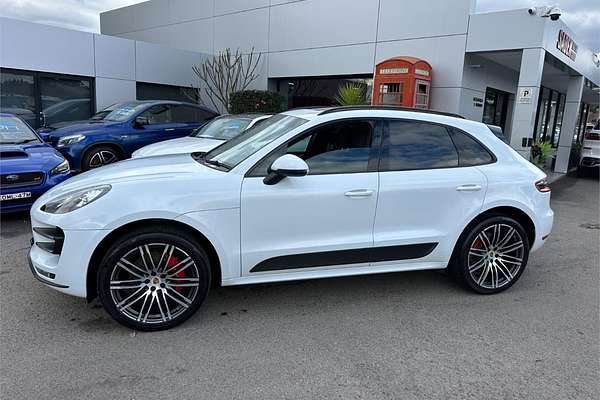 2015 Porsche Macan Turbo 95B
