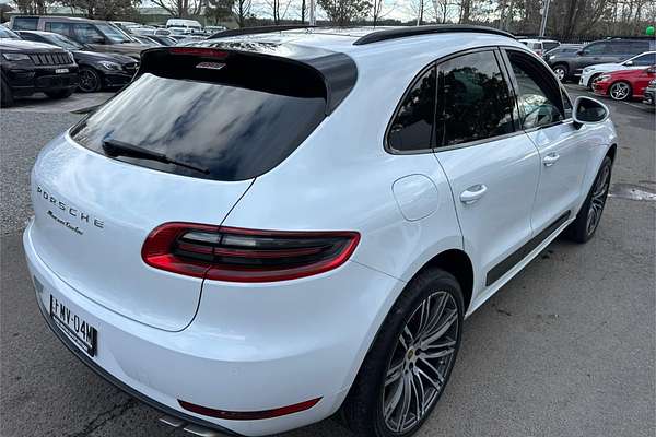 2015 Porsche Macan Turbo 95B