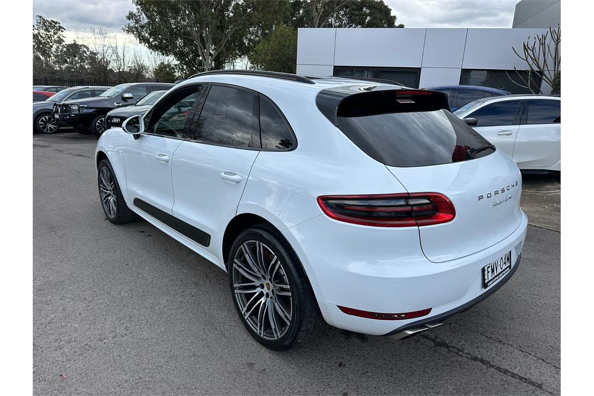 2015 Porsche Macan Turbo 95B