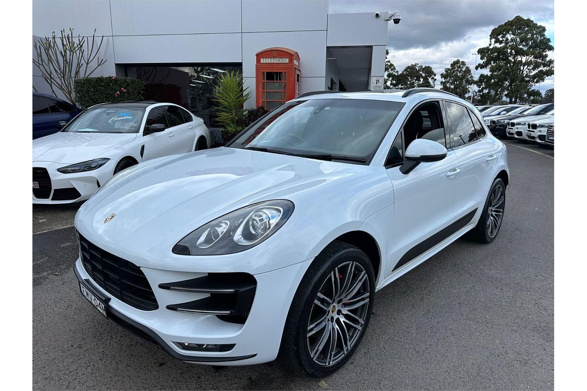 2015 Porsche Macan Turbo 95B