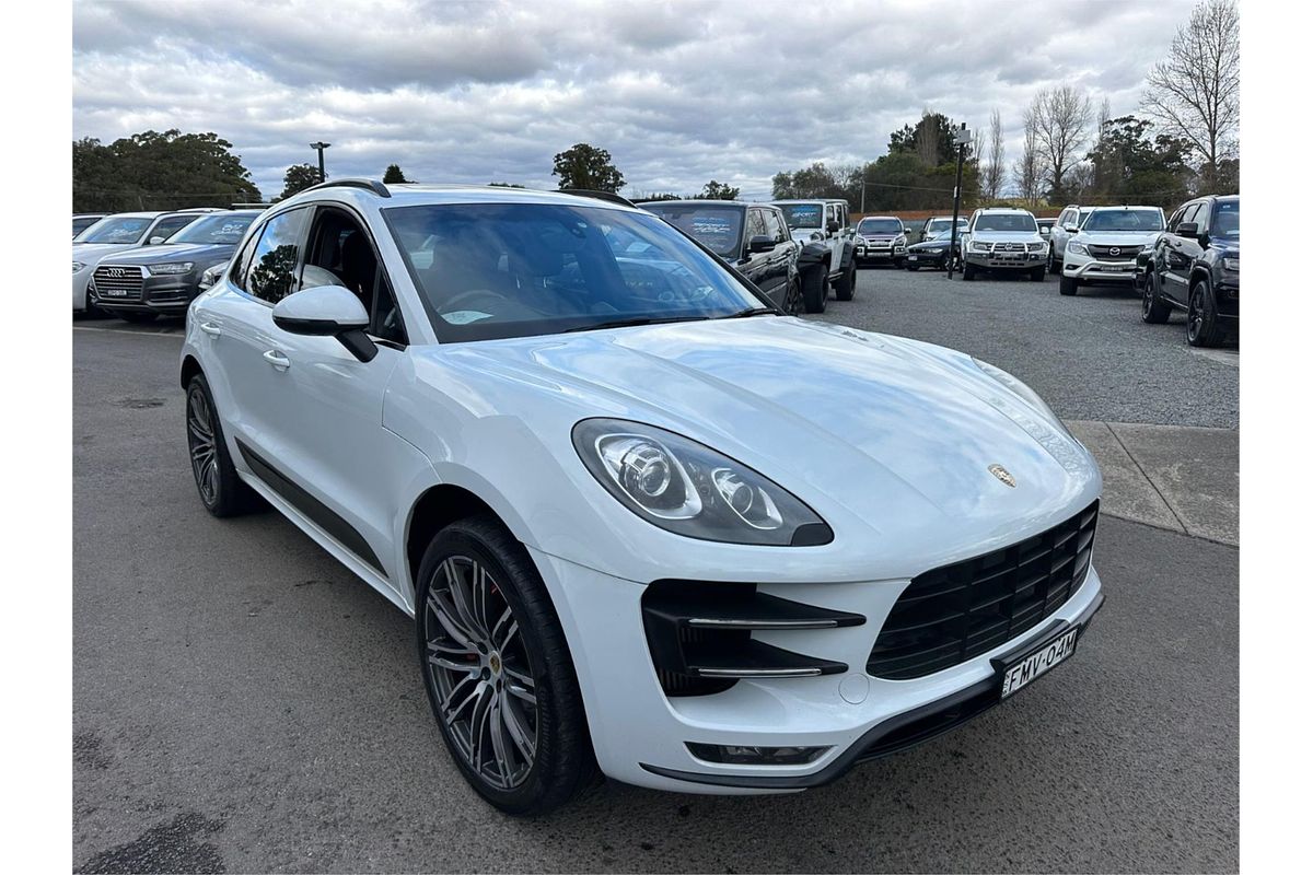 2015 Porsche Macan Turbo 95B
