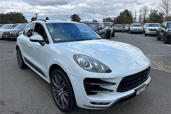 2015 Porsche Macan Turbo 95B