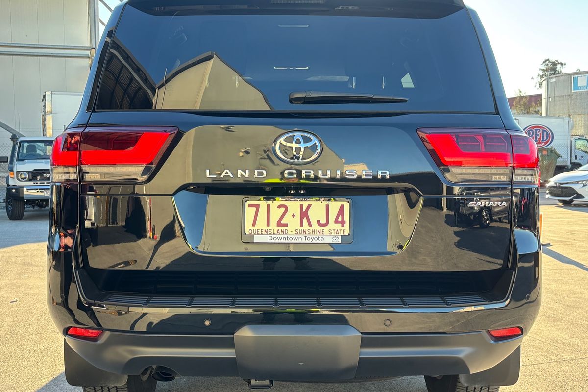 2024 Toyota Landcruiser Sahara FJA300R