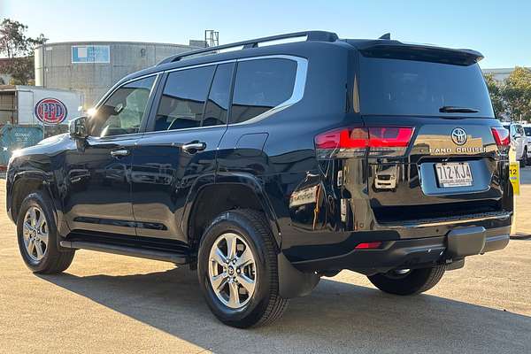 2024 Toyota Landcruiser Sahara FJA300R