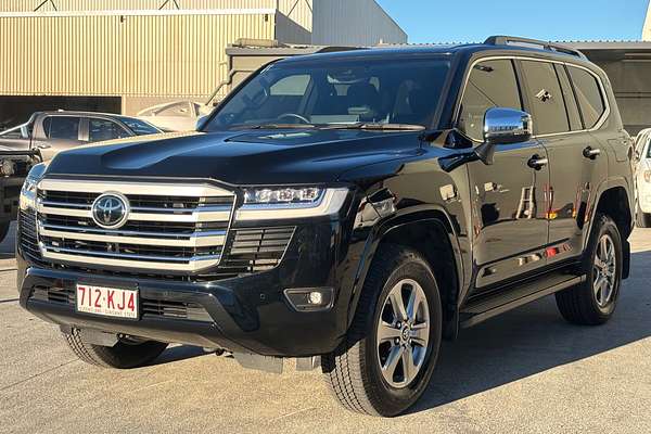 2024 Toyota Landcruiser Sahara FJA300R