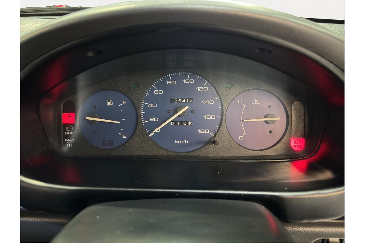 1996 Mazda 121 DB1033