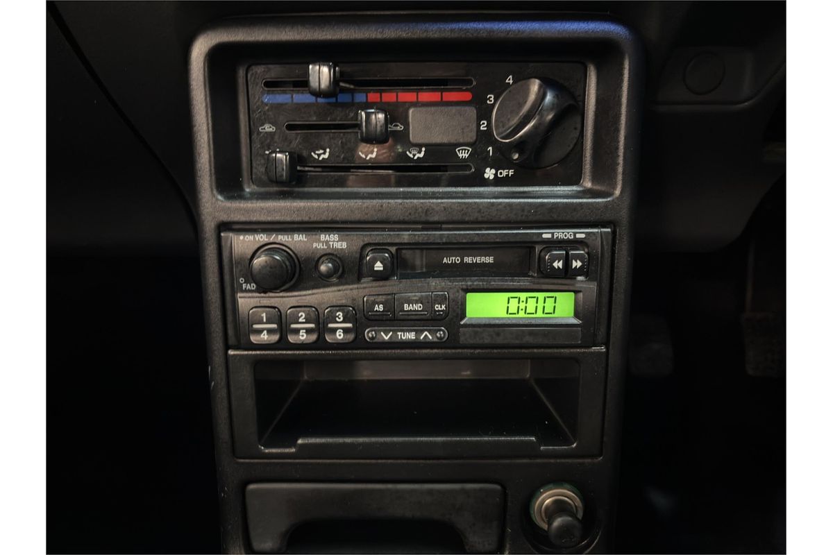 1996 Mazda 121 DB1033
