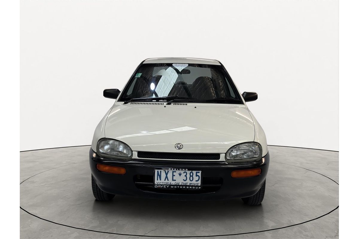 1996 Mazda 121 DB1033