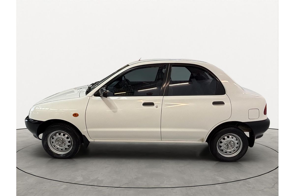 1996 Mazda 121 DB1033