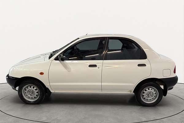 1996 Mazda 121 DB1033