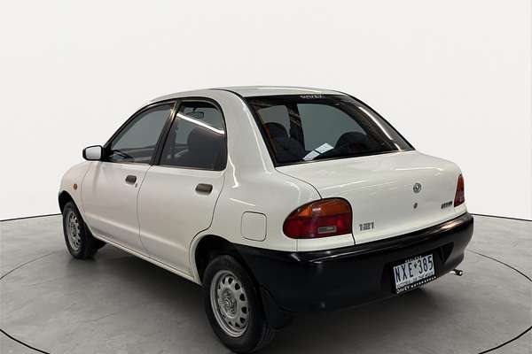 1996 Mazda 121 DB1033