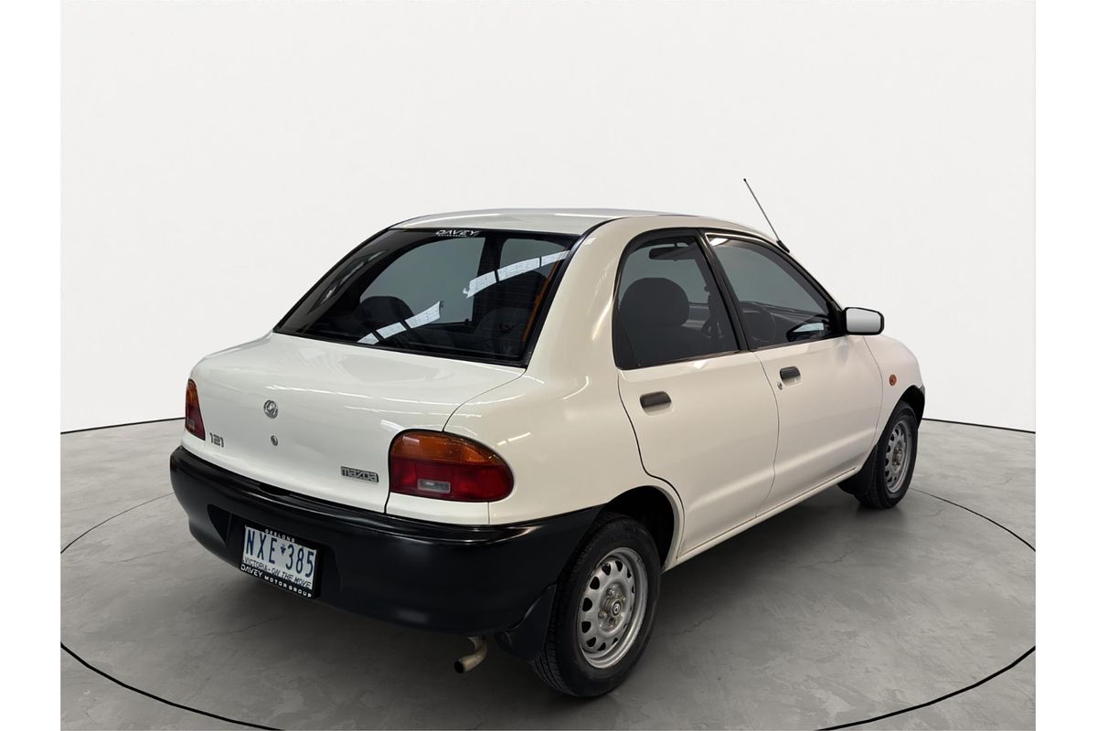 1996 Mazda 121 DB1033