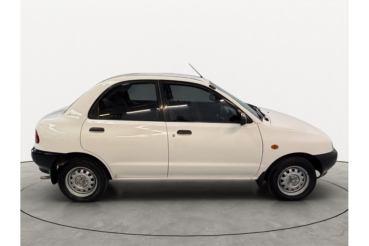 1996 Mazda 121 DB1033