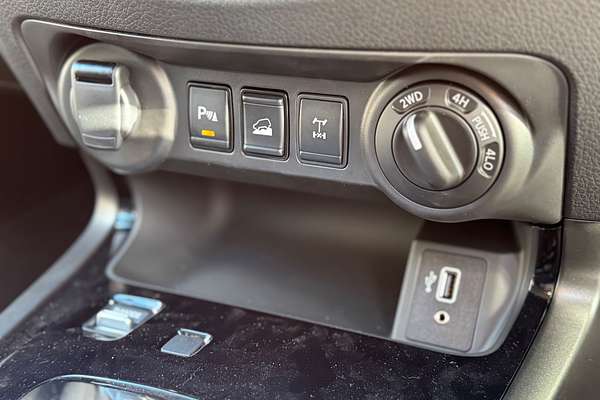 2025 Nissan Navara PRO-4X D23 4X4