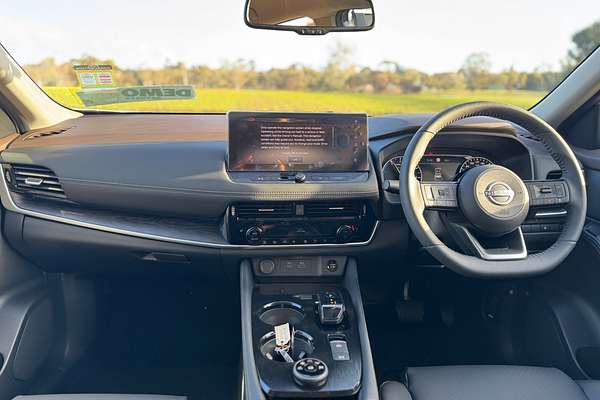 2025 Nissan X-TRAIL ST-L e-POWER T33