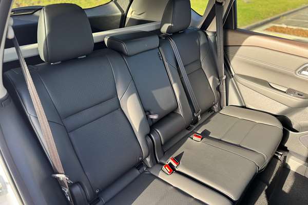 2025 Nissan X-TRAIL ST-L e-POWER T33