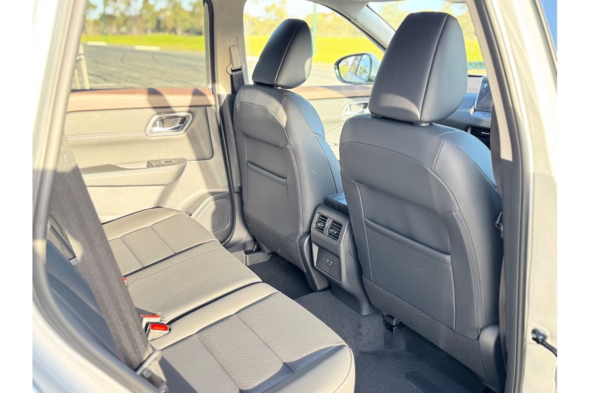 2025 Nissan X-TRAIL ST-L e-POWER T33