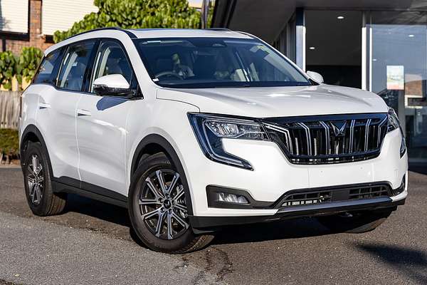 2025 Mahindra XUV700 AX7L