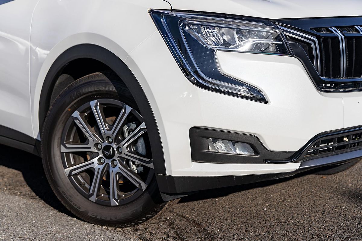 2025 Mahindra XUV700 AX7L