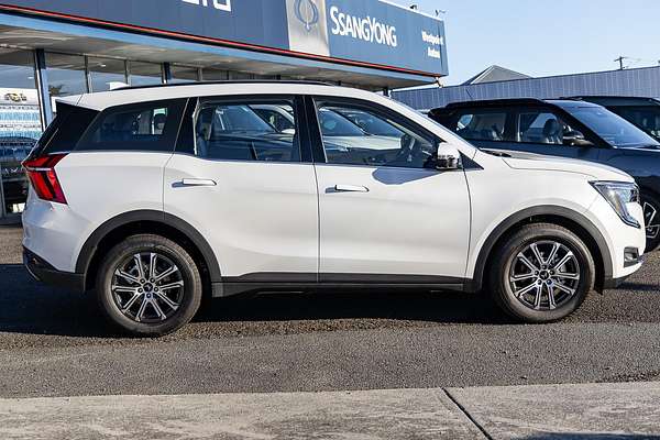 2025 Mahindra XUV700 AX7L