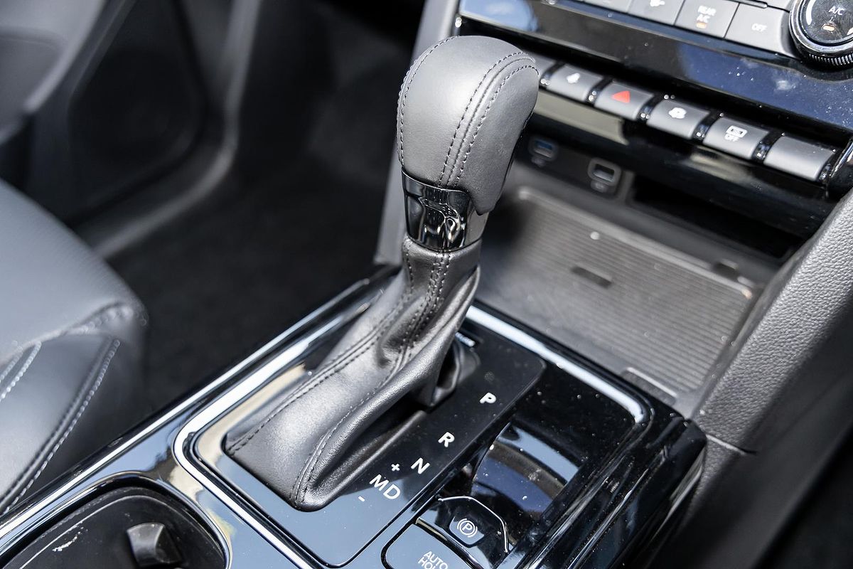 2025 Mahindra XUV700 AX7L