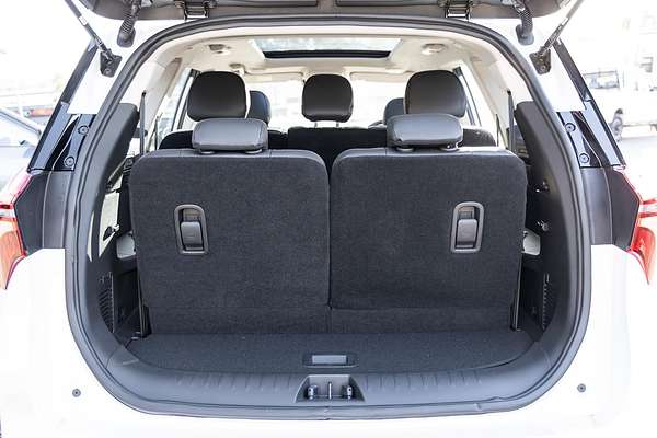2025 Mahindra XUV700 AX7L