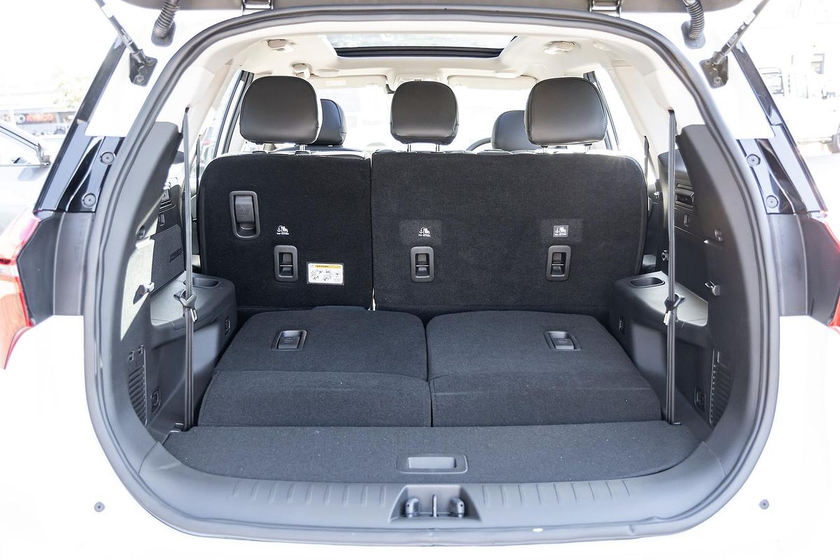 2025 Mahindra XUV700 AX7L