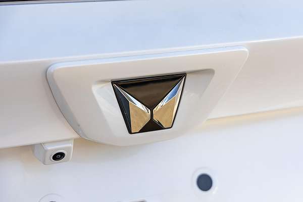 2025 Mahindra XUV700 AX7L