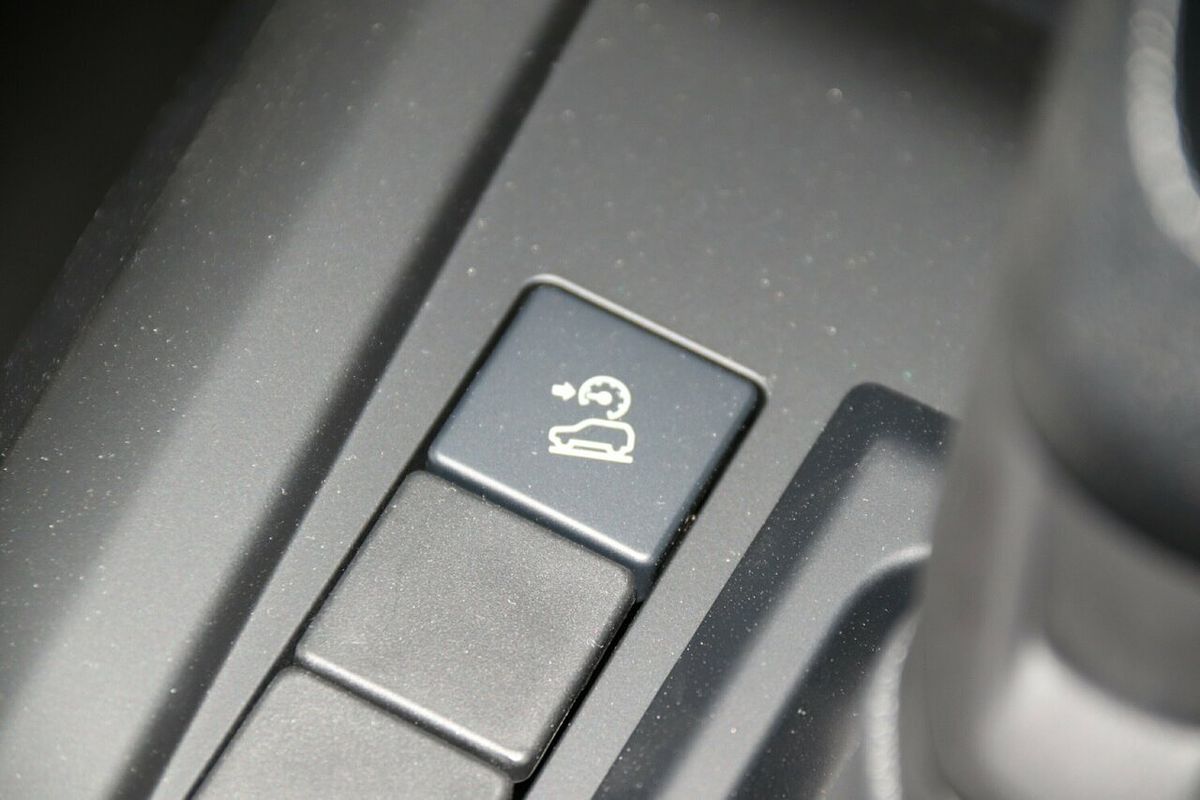 2025 Isuzu D-MAX SX High Ride Rear Wheel Drive