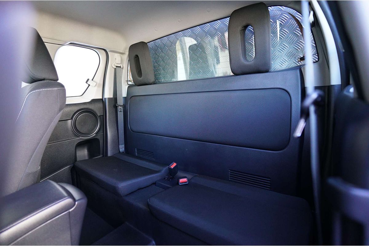 2019 Toyota Hilux 4x4 Hilux 4x4 SR 2.8L T Diesel Automatic Extra Cab C/C