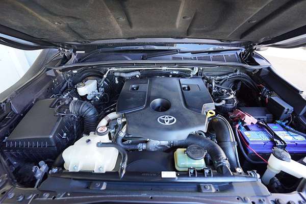 2019 Toyota Hilux 4x4 Hilux 4x4 SR 2.8L T Diesel Automatic Extra Cab C/C
